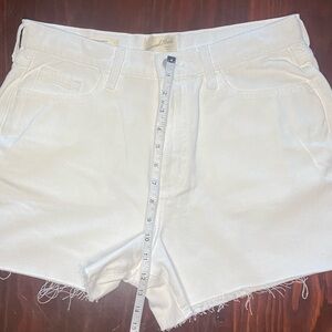 Women’s White Denim Jean Cut-off Shorts Size 8 Universal Thread Boyfriend